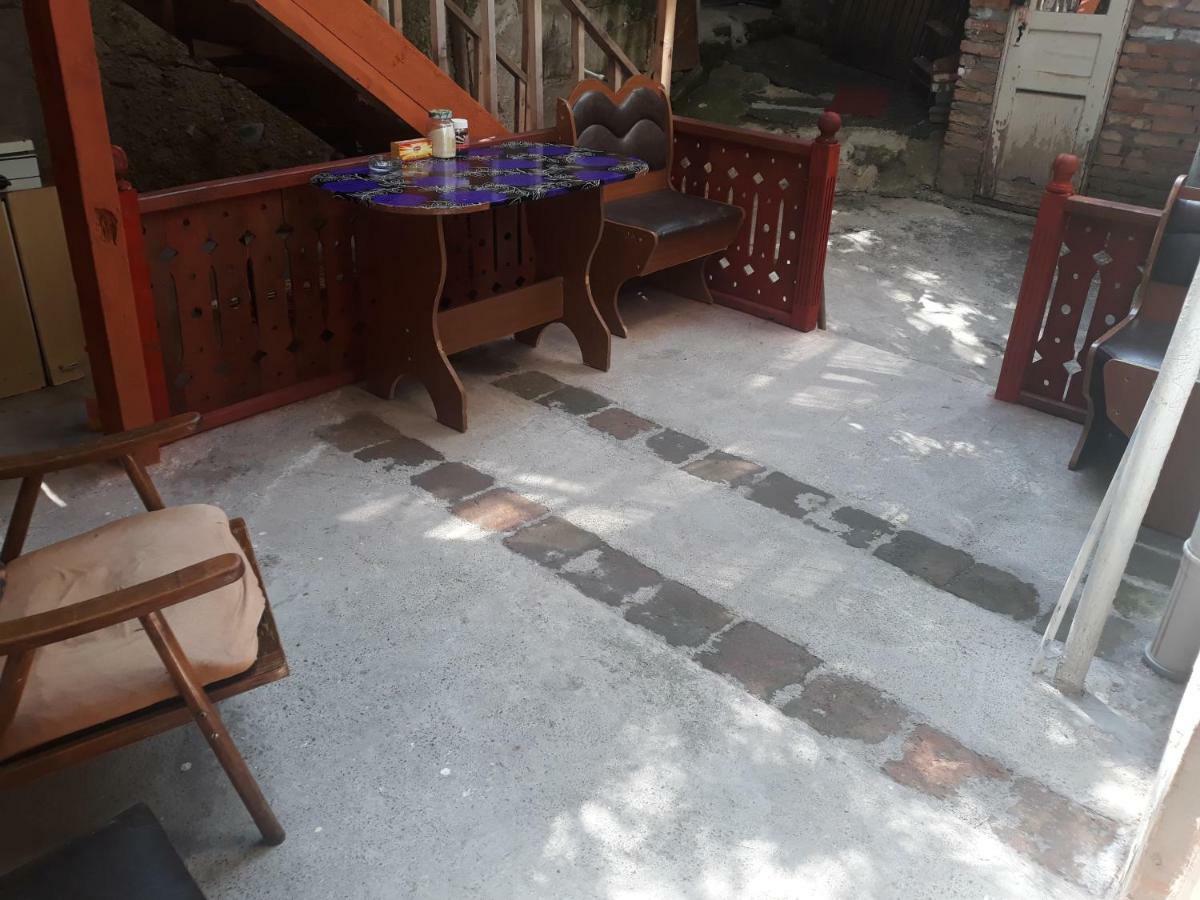 Jeki'S Apartment In Old Тбилиси Екстериор снимка